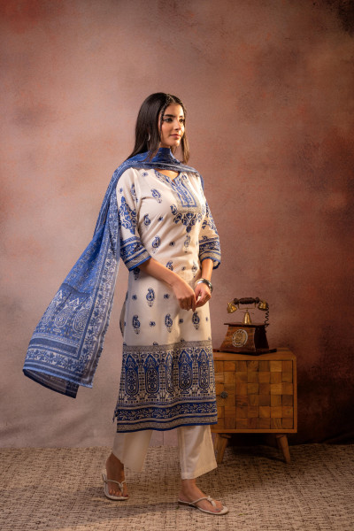 Cream Ethnic Printed Straight Kurta Set with Indigo Dupatta