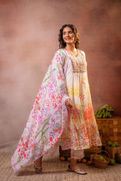 Elegant Floral Nyra‑Kurta Set with  Dupatta