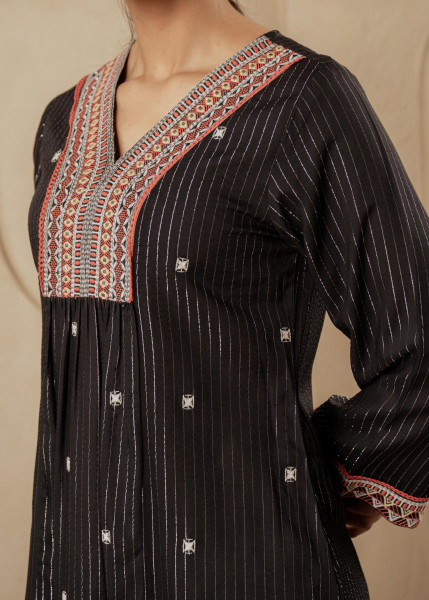 Black Striped Viscose Kurta with Embroidered Thread Work and Mirror Detailing
