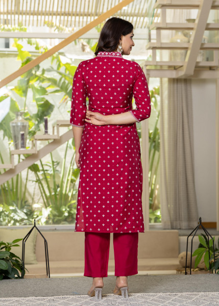 Fuchsia Solid Man Made Fiber Kurta, Pant & Dupatta Set with Thread Work