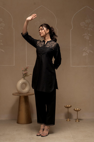 Black Solid Viscose Tunic and Pants Co-ord Set with Thread Work and Button Detailing