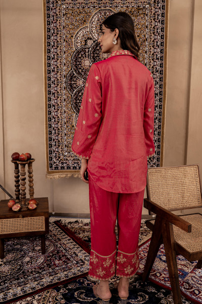 Fuchsia Solid Viscose Tunic and Pants Co-ord Set with Zari Work and Button Detailing