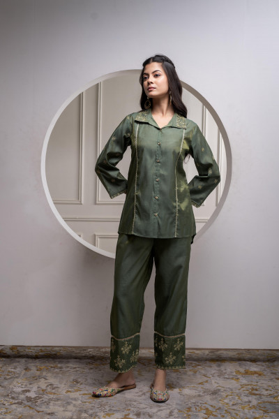 GREEN Floral Printed Poly Cotton Kurta and Pant Set