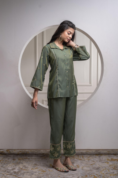 GREEN Floral Printed Poly Cotton Kurta and Pant Set