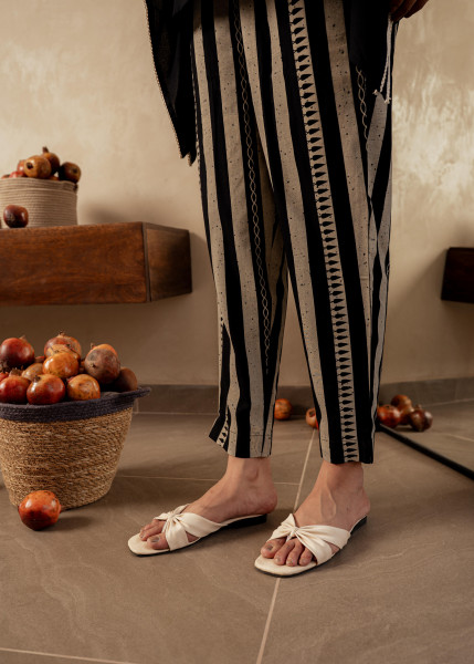 Black Solid Viscose Kaftan and Pants Co-ord Set with Mirror and Thread Work