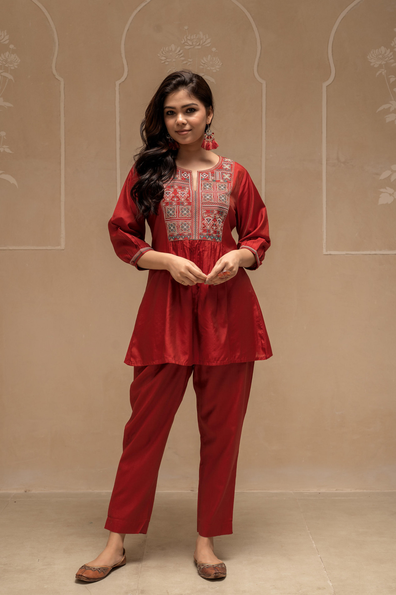 Maroon Solid Viscose Gathered Tunic and Pants Co-ord Set with Thread Work