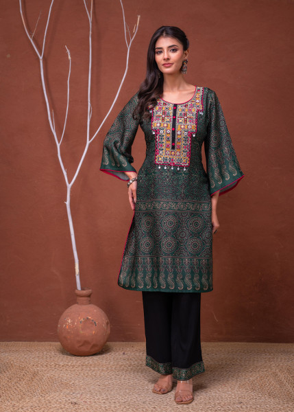 Polycotton Green Embroidered Kurta Pant Set with Thared & Mirror Work