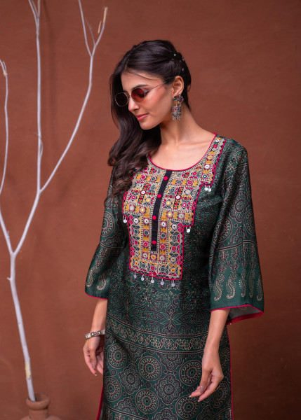 Polycotton Green Embroidered Kurta Pant Set with Thared & Mirror Work