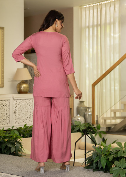 Dustypink Solid Viscose Tunic and Pants Co-ord Set with Thread Work and Sequence