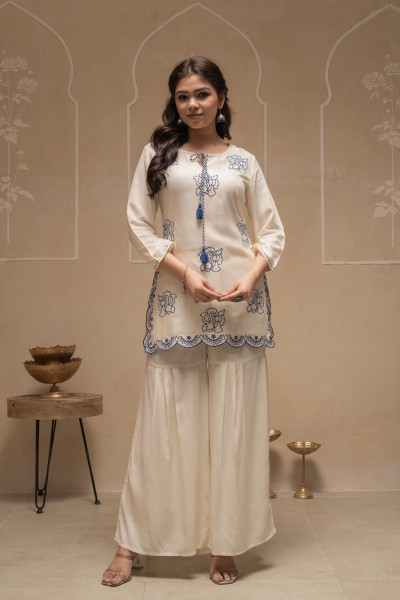 Offwhite Solid Viscose Tunic and Pants Co-ord Set with Thread Work and Sequence