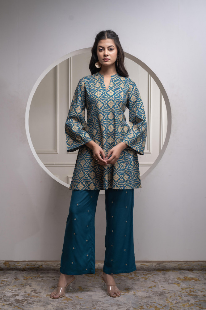 Teal Floral Printed Kurta &amp; Solid Pants Set in 100% Viscose
