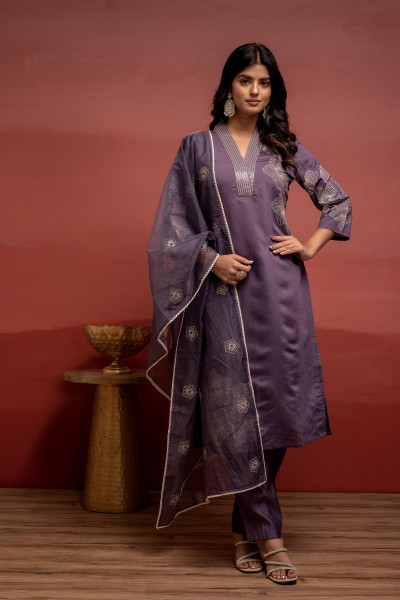 Plum Solid Viscose Kurta, Pants and Dupatta Set with Sequence and Thread Work