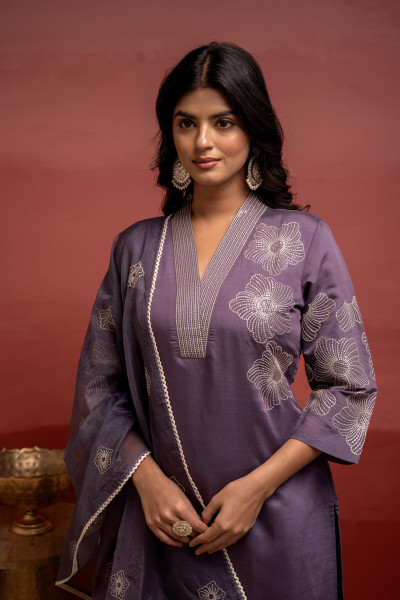 Plum Solid Viscose Kurta, Pants and Dupatta Set with Sequence and Thread Work