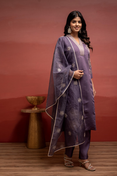 Plum Solid Viscose Kurta, Pants and Dupatta Set with Sequence and Thread Work