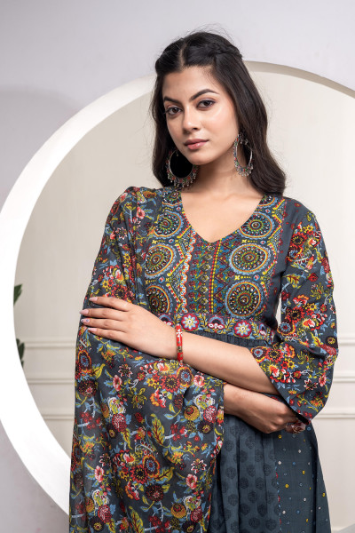 Grey Floral Viscose Kurta Pant Dupatta Set with Thread Work and Sequence