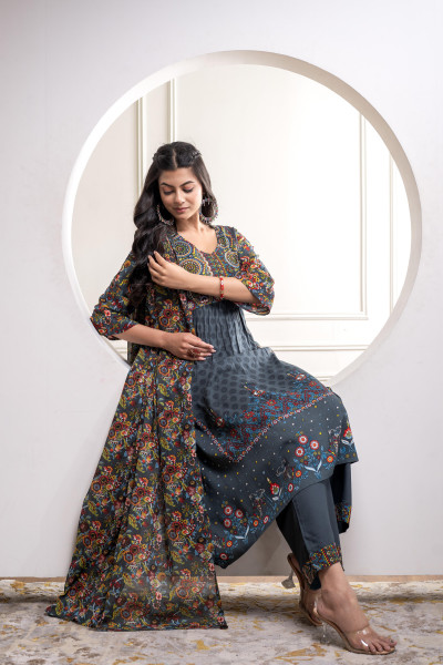 Grey Floral Viscose Kurta Pant Dupatta Set with Thread Work and Sequence