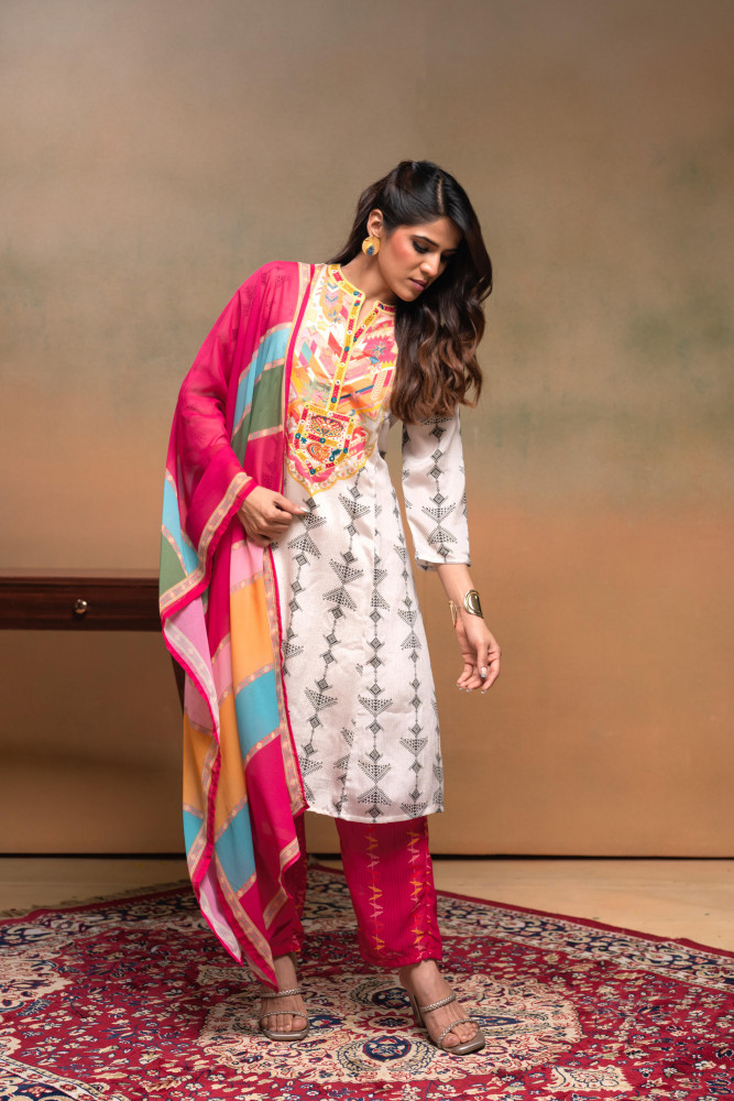 Ivory Manmade Fiber Ethnic A-Line Kurta With Pants &amp; Dupatta Set With Mirror &amp; Thread Work