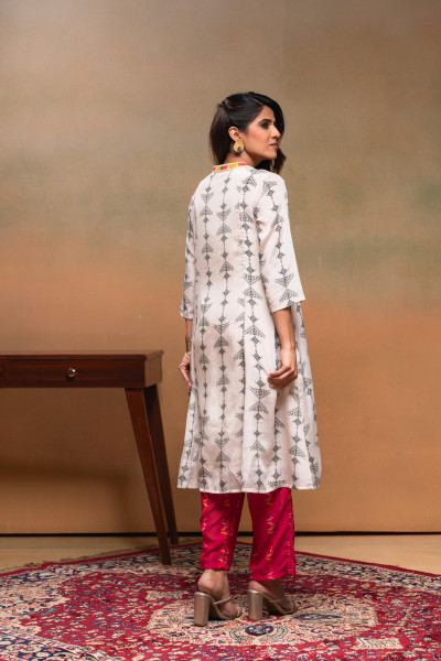 Ivory Manmade Fiber Ethnic A-Line Kurta With Pants & Dupatta Set With Mirror & Thread Work