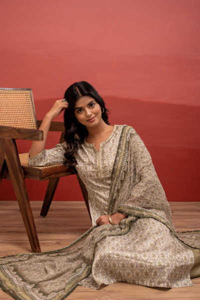 Green Floral Printed Kurta with Pant and Dupatta, Beads Work
