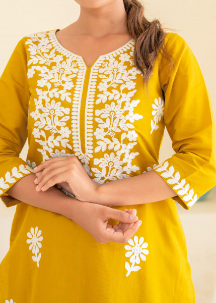 Mustard Solid Embroidered Straight Kurta Pant Set with Thread Work