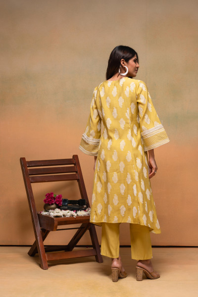 Viscose Yellow Embroidered Kurta Pant Co-ordset with Thared Work & Lace
