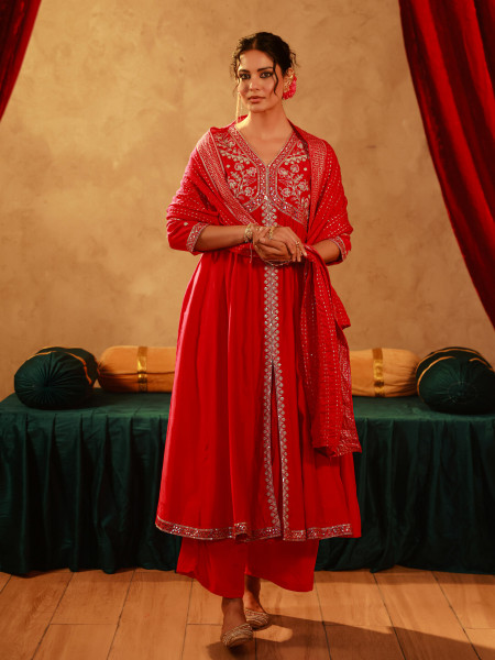 Magenta Viscose Solid Fit & Flared Kurta With Pants & Dupatta Set With Mirror, Thread, Dori & Sequence Work