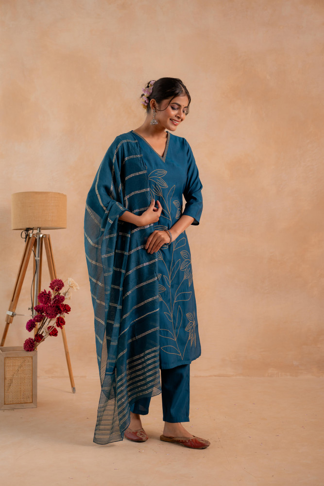 Indigo Solid Embroidered Straight Kurta Pant and Dupatta Set with Thread Work