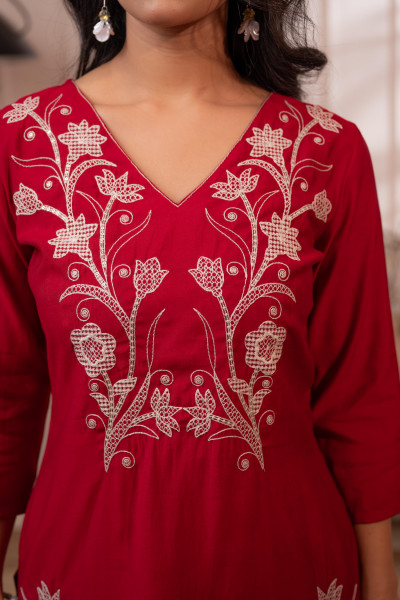 Maroon Solid Embroidered Straight Kurta Pant and Dupatta Set with Thread Work