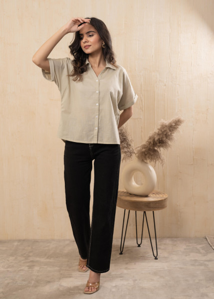 Lamora Off-White Oversized Boxy Shirt with Front Button Closure