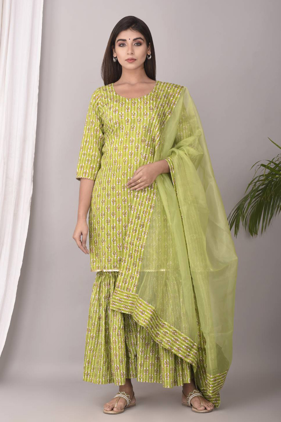 LILY SHARARA SET