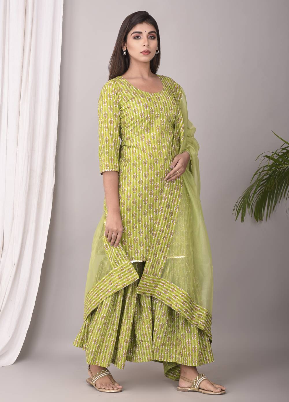 LILY SHARARA SET
