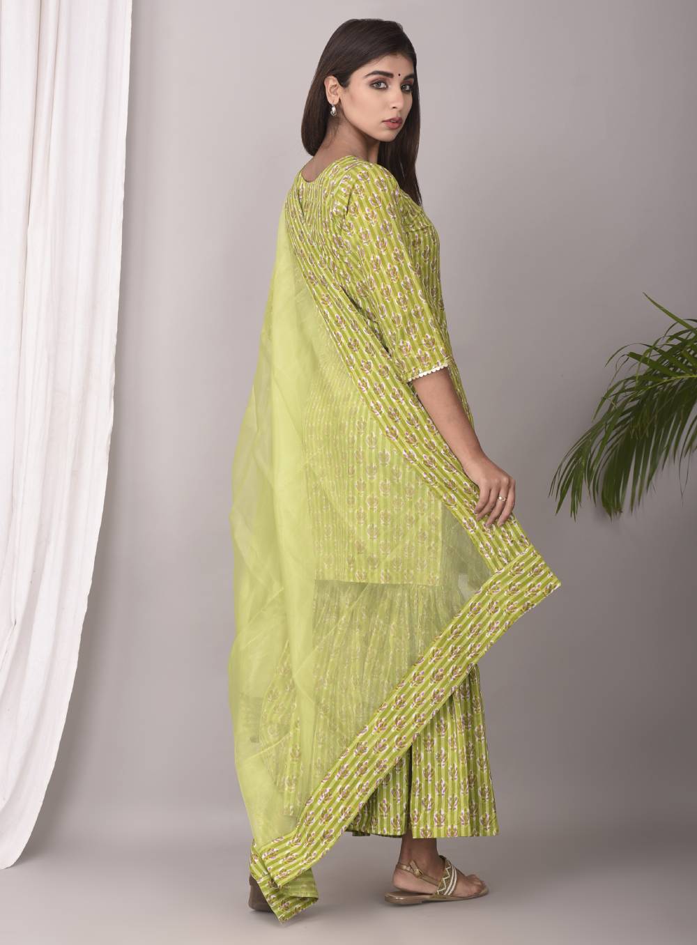 LILY SHARARA SET