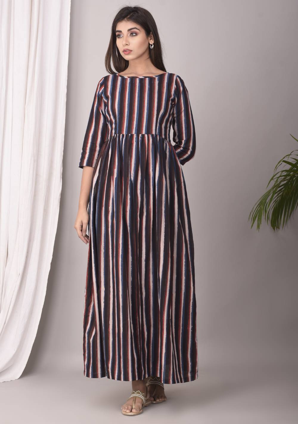 LEHERIYA MAROON CAPE