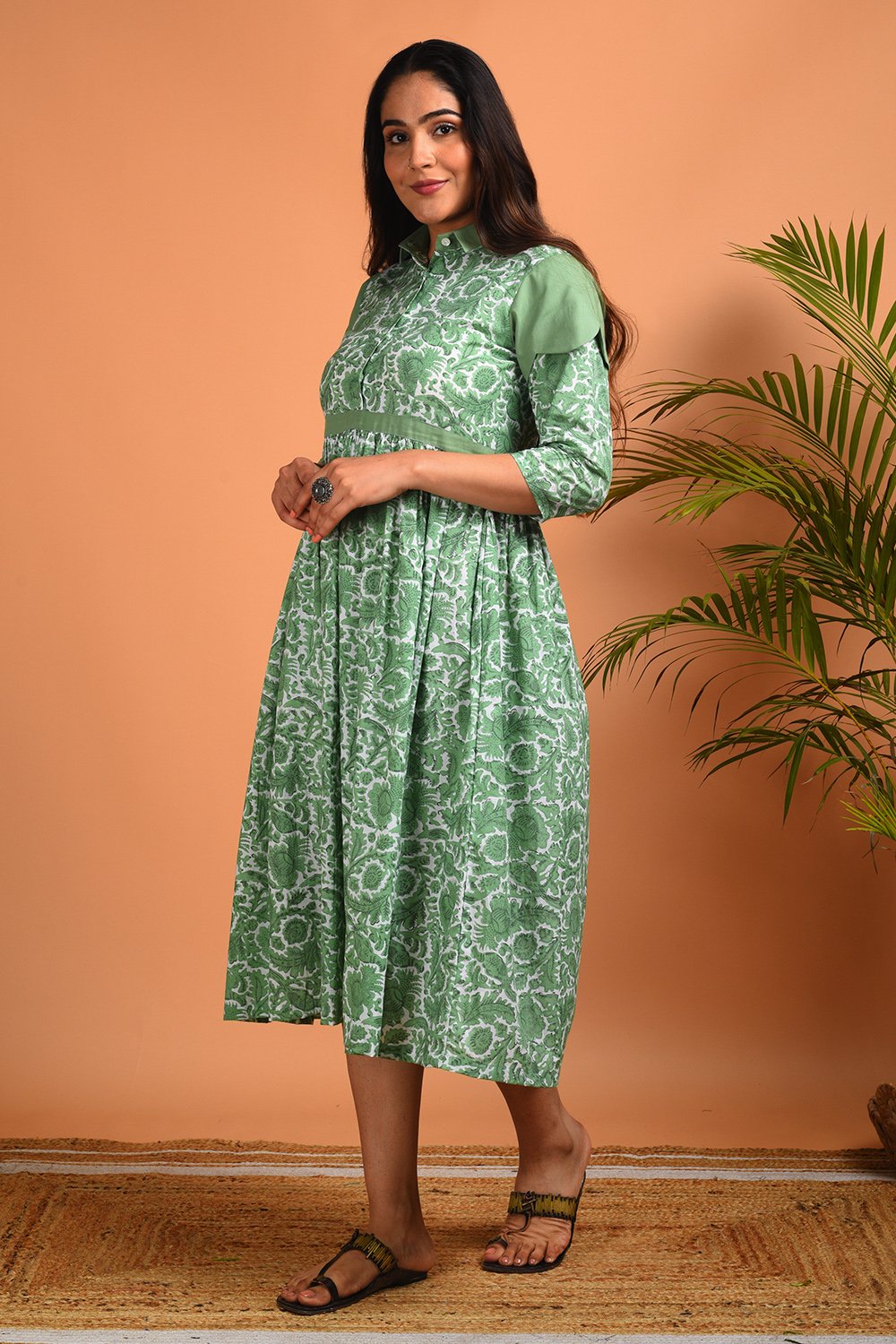 Riwaayat midi Dress