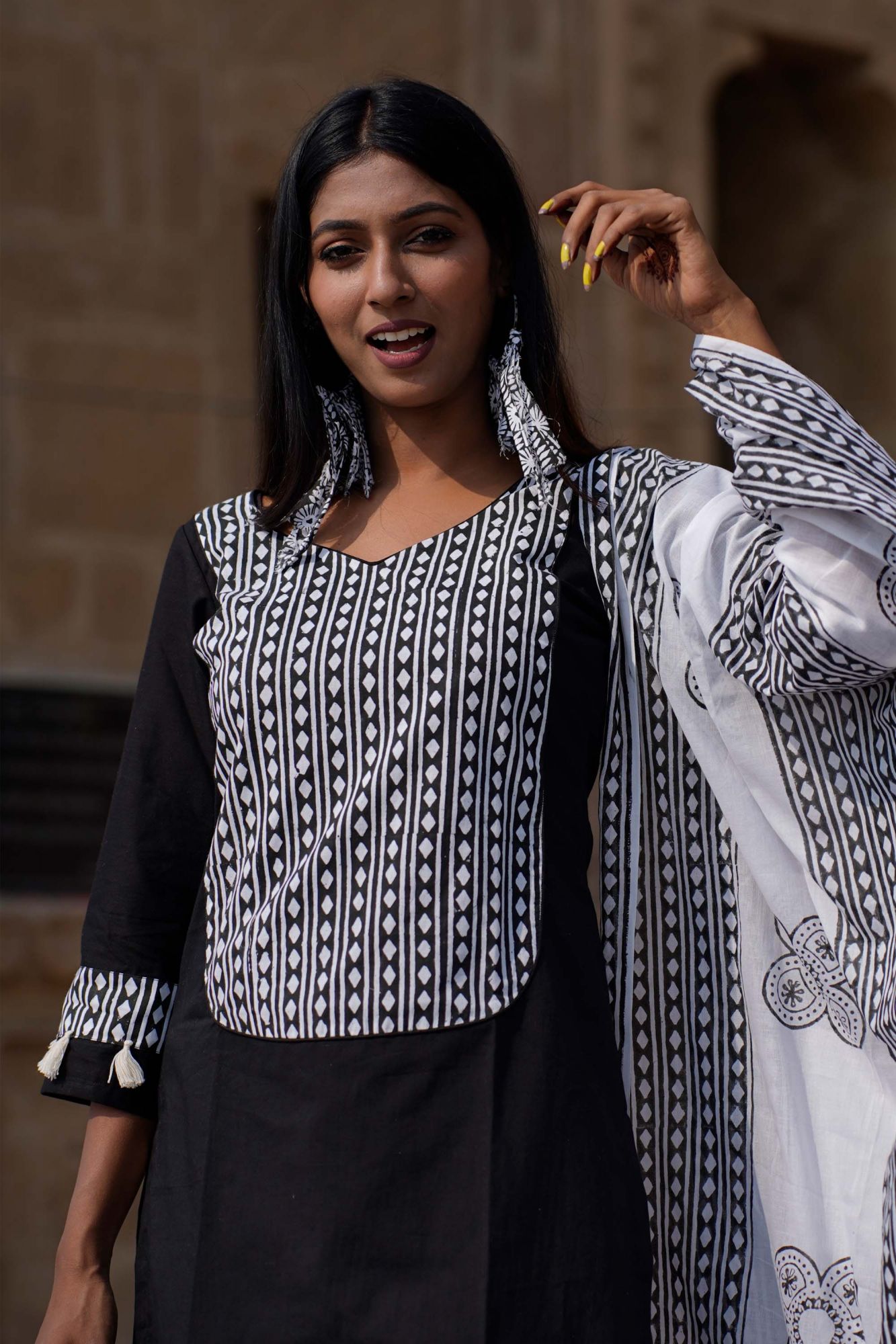 Black Yoke Kurta
