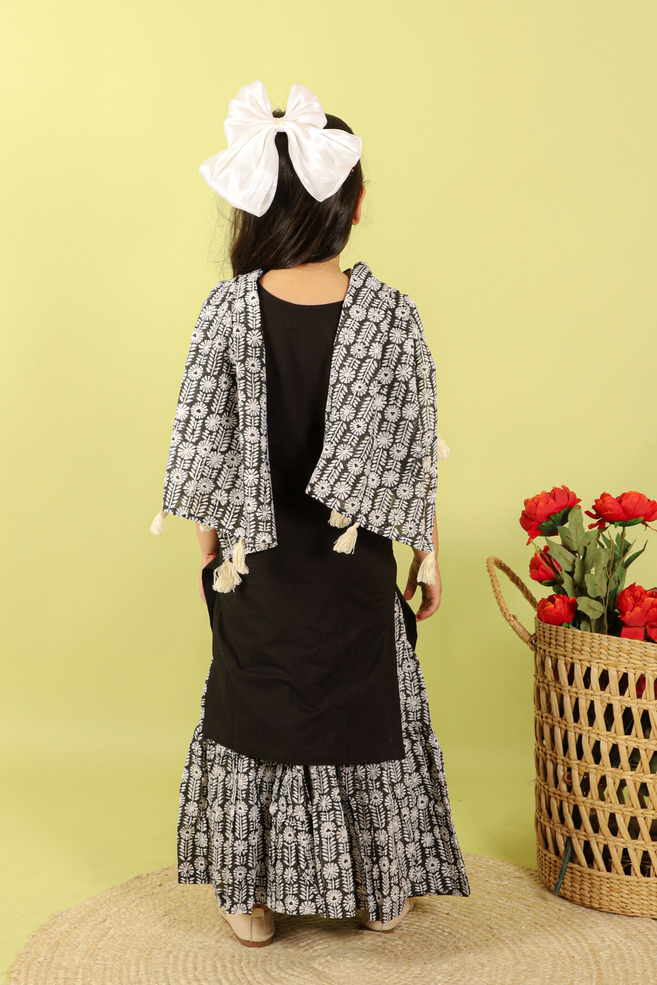 Laura Sharara Set