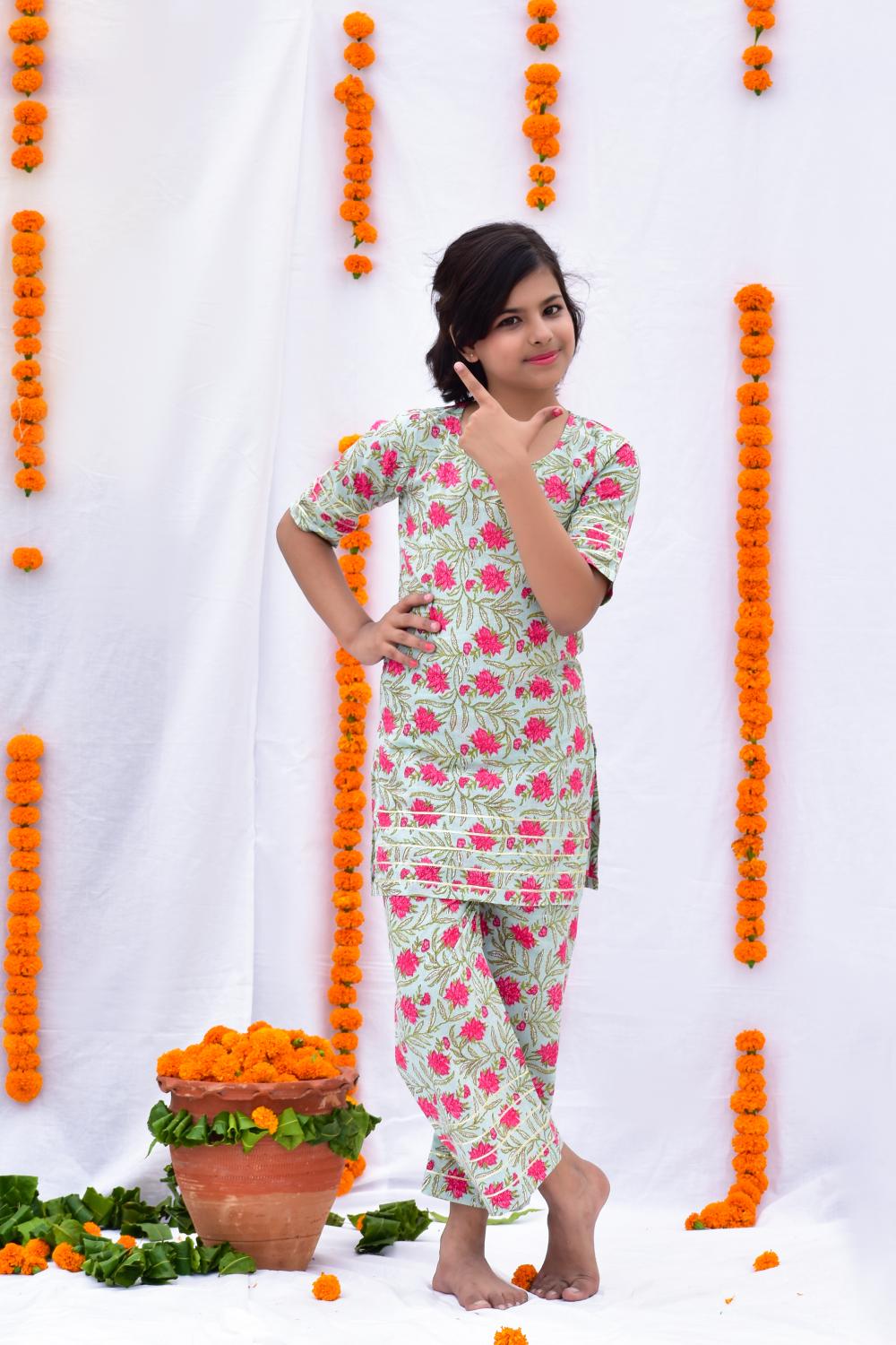Gulzar Kurta Set
