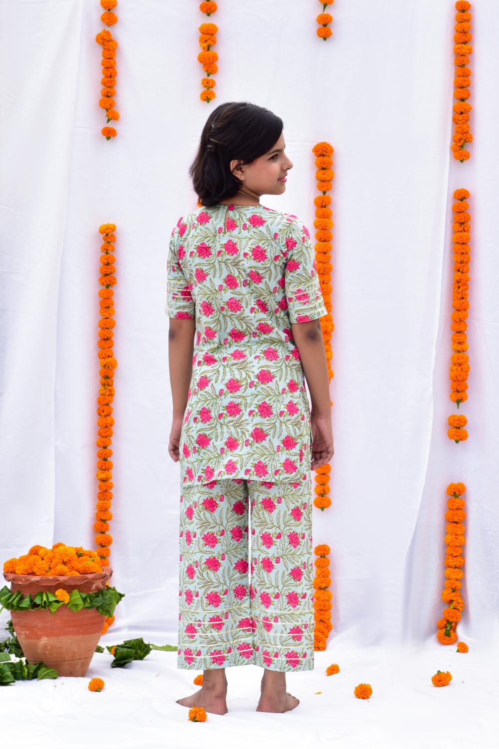 Gulzar Kurta Set