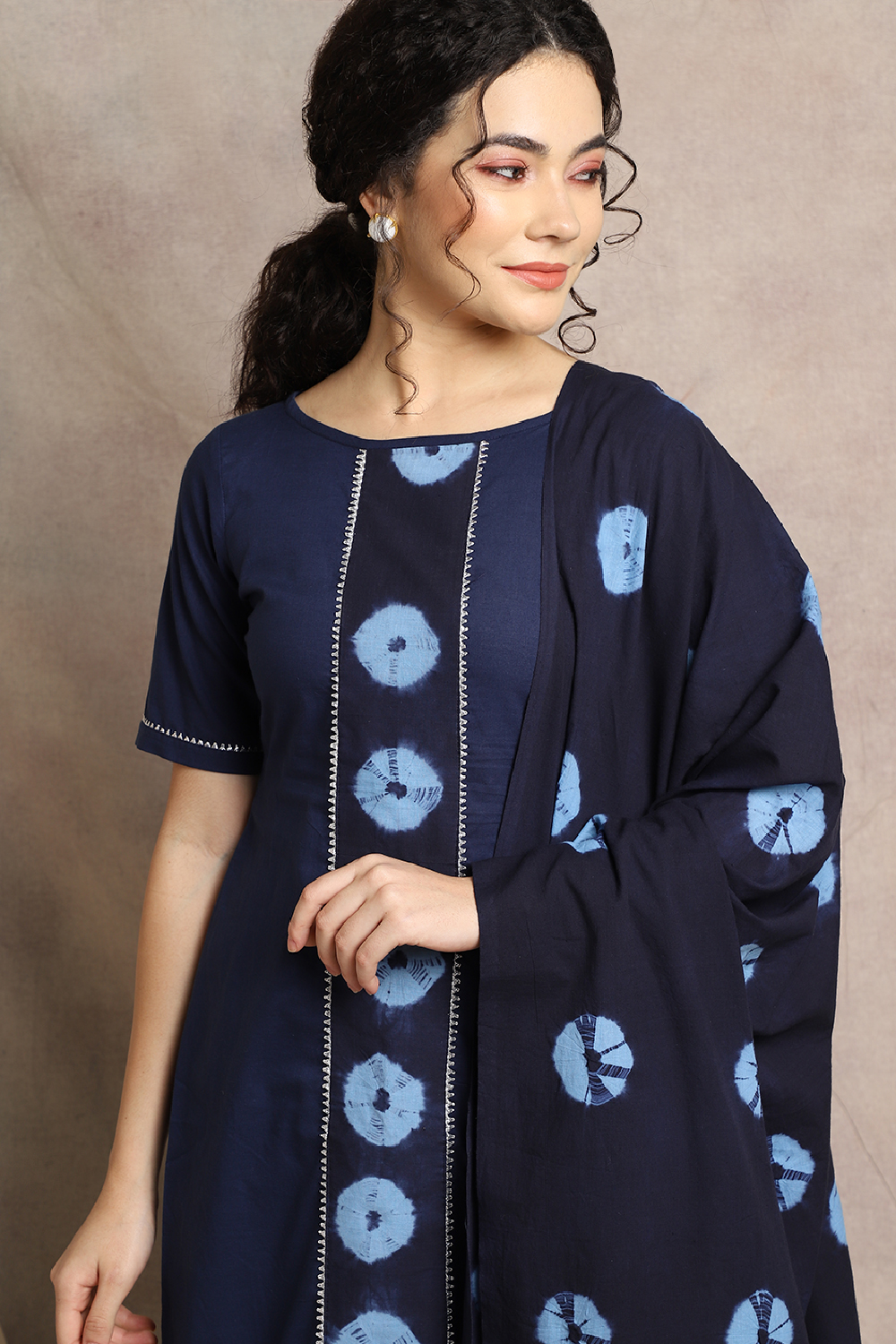 INDIGO BANDHINI SET