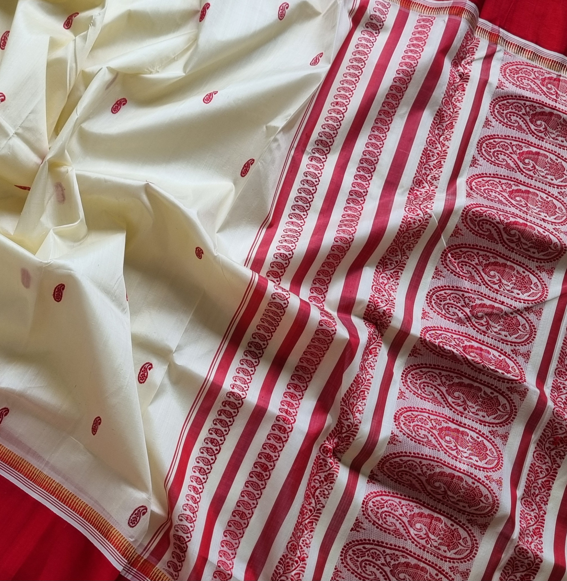 Traditional Garad Korial silk saree