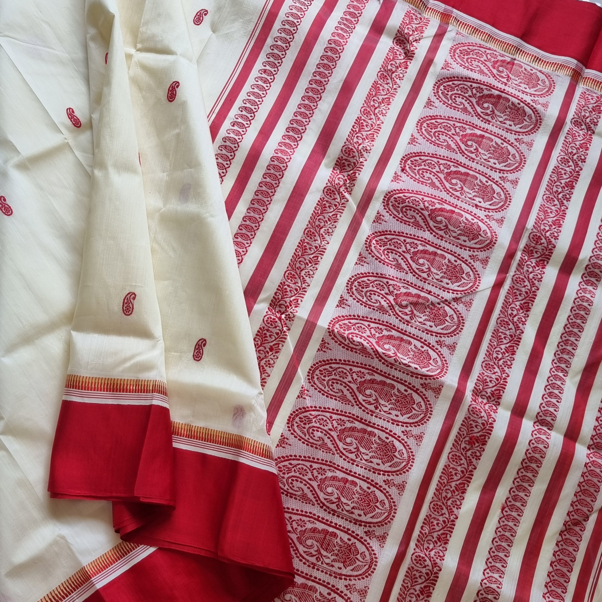 Traditional Garad Korial silk saree
