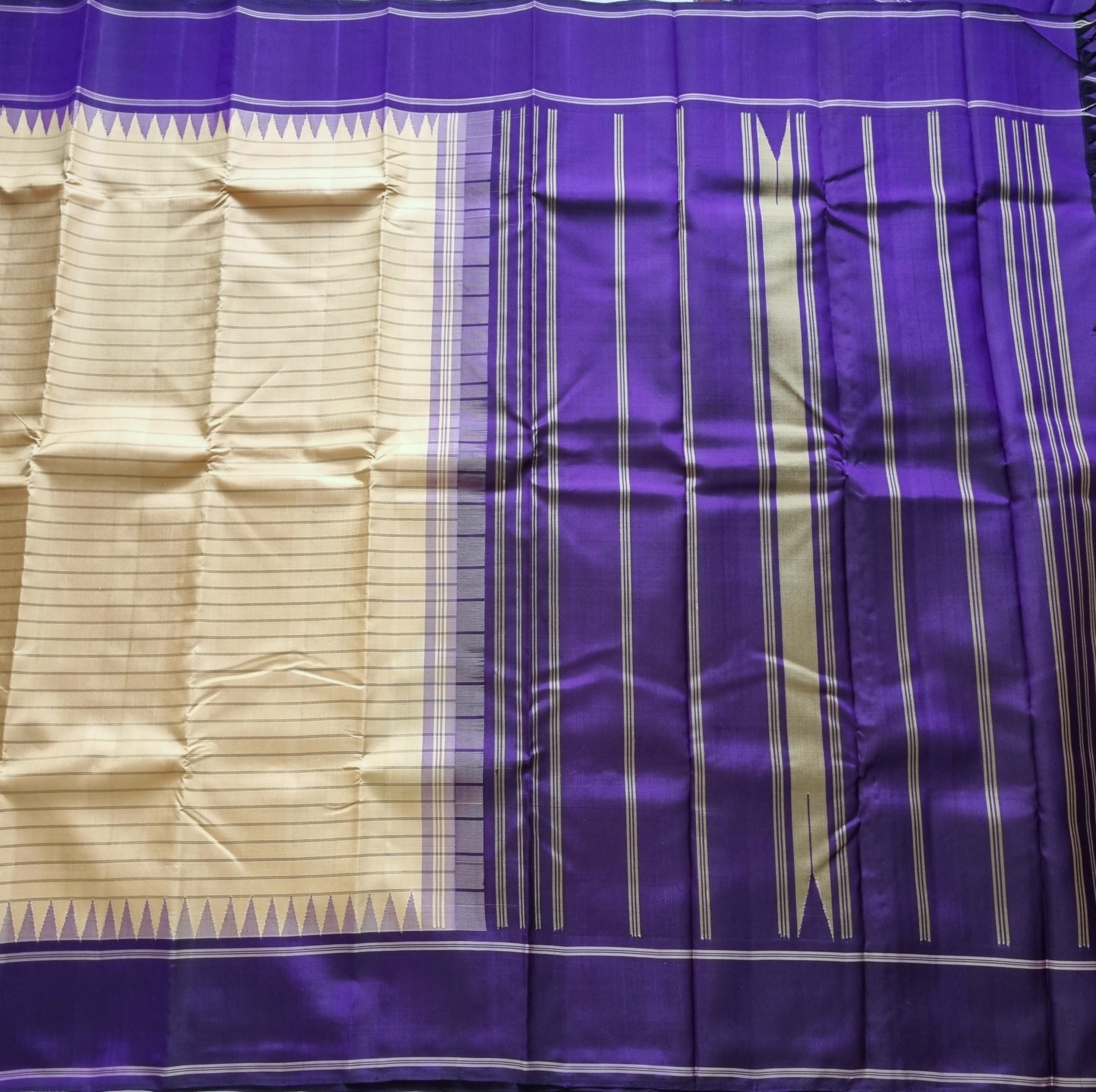 Kanjivaram Silk Korvai elegant beige