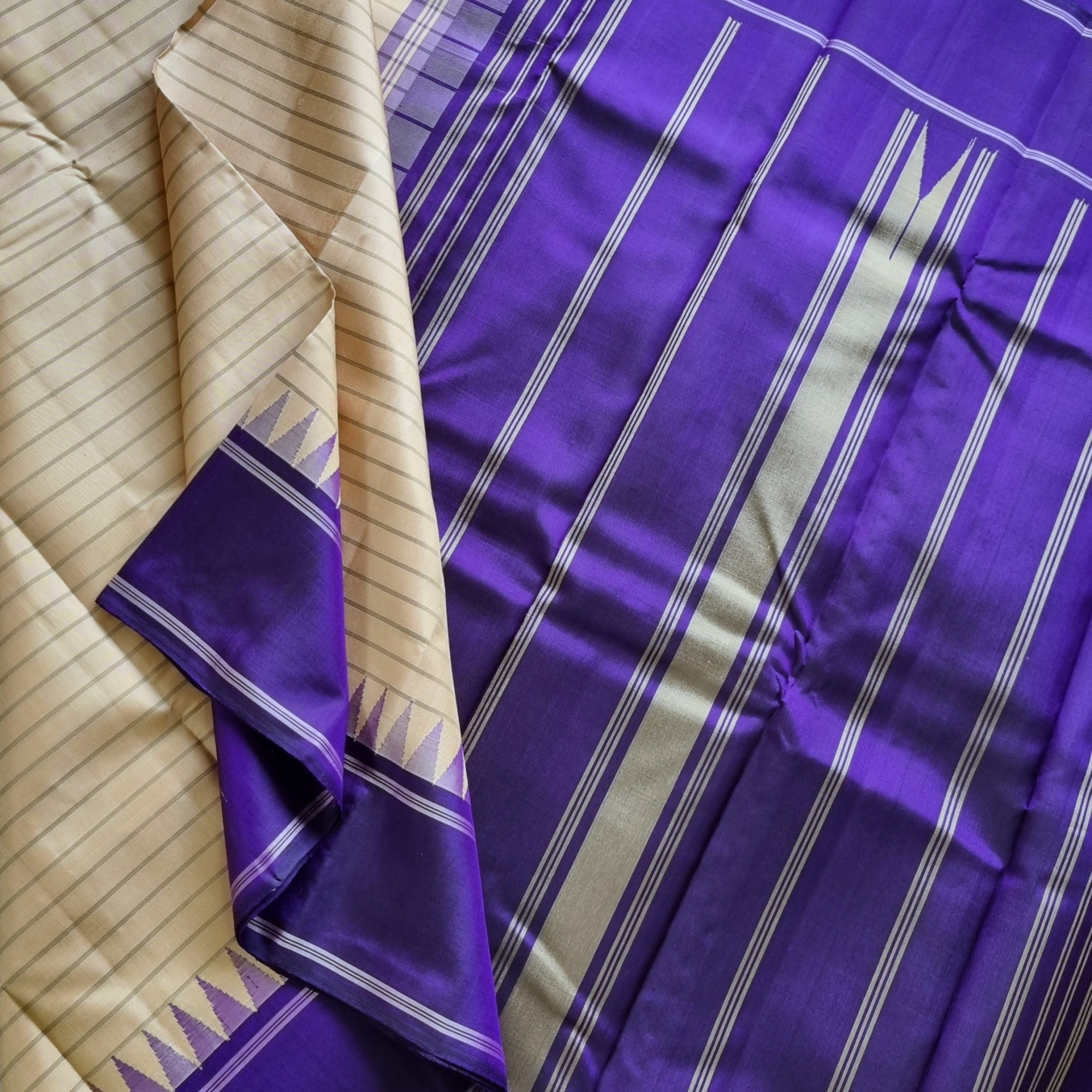 Kanjivaram Silk Korvai elegant beige