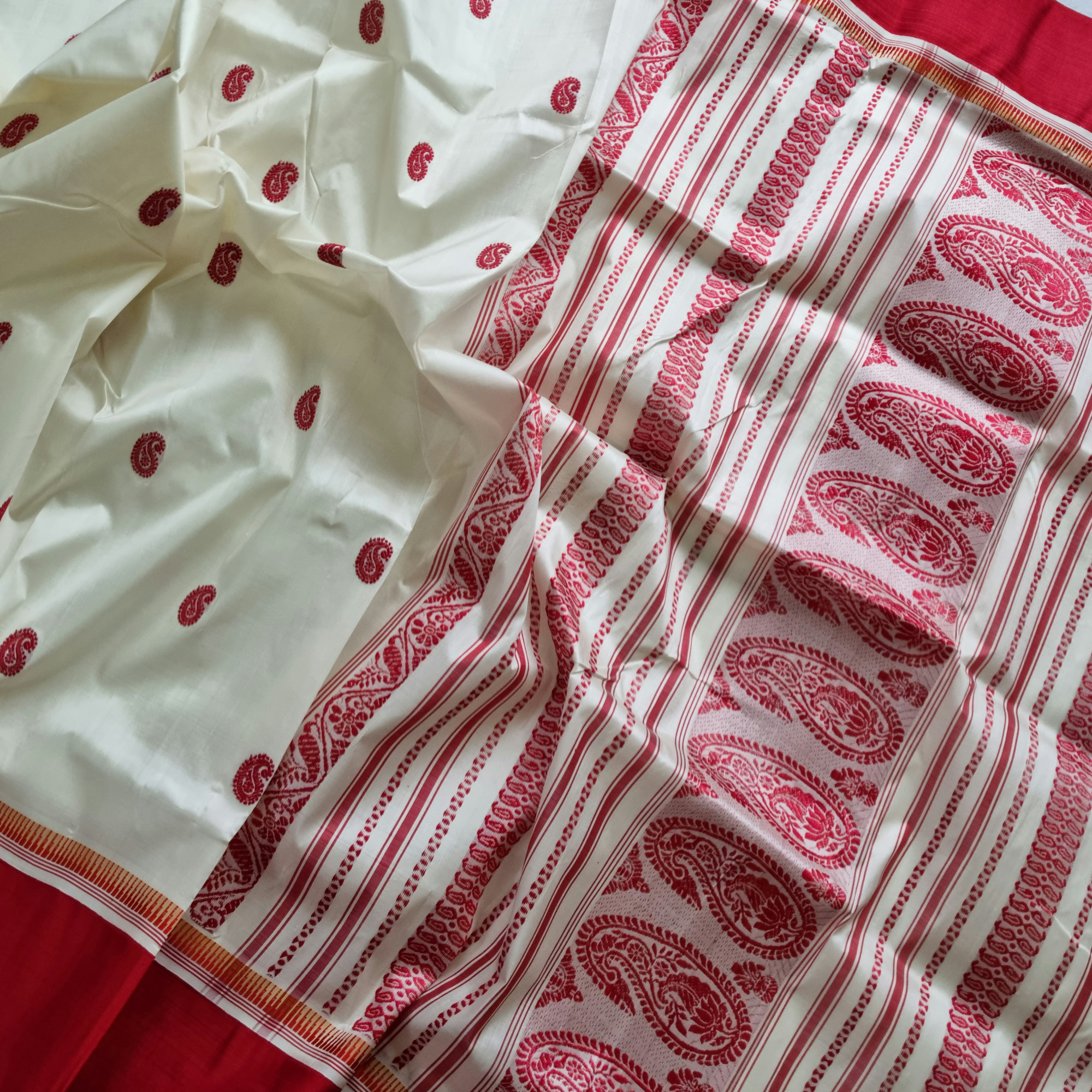 Traditional Garad Korial silk saree