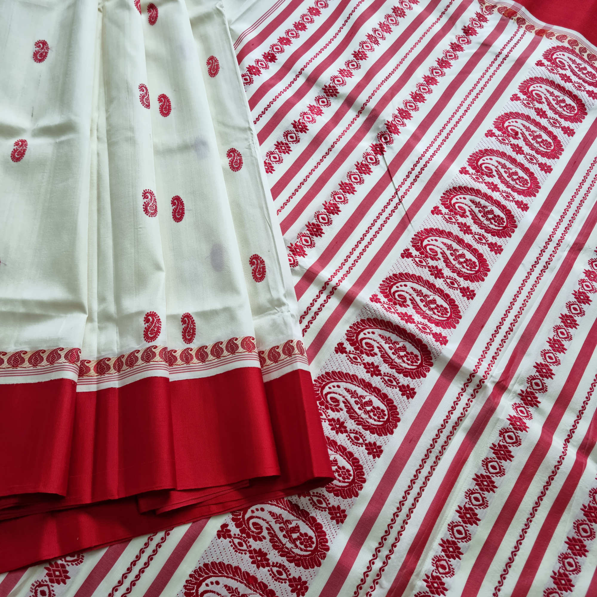 Traditional Garad Korial Silk with Kalka borders