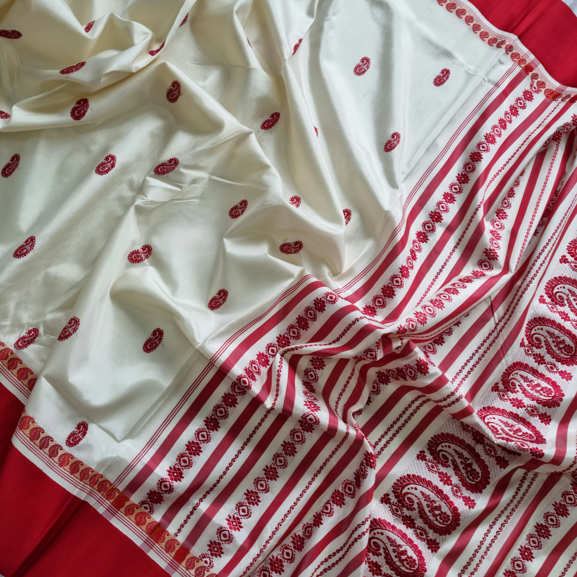 Traditional Garad Korial Silk with Kalka borders
