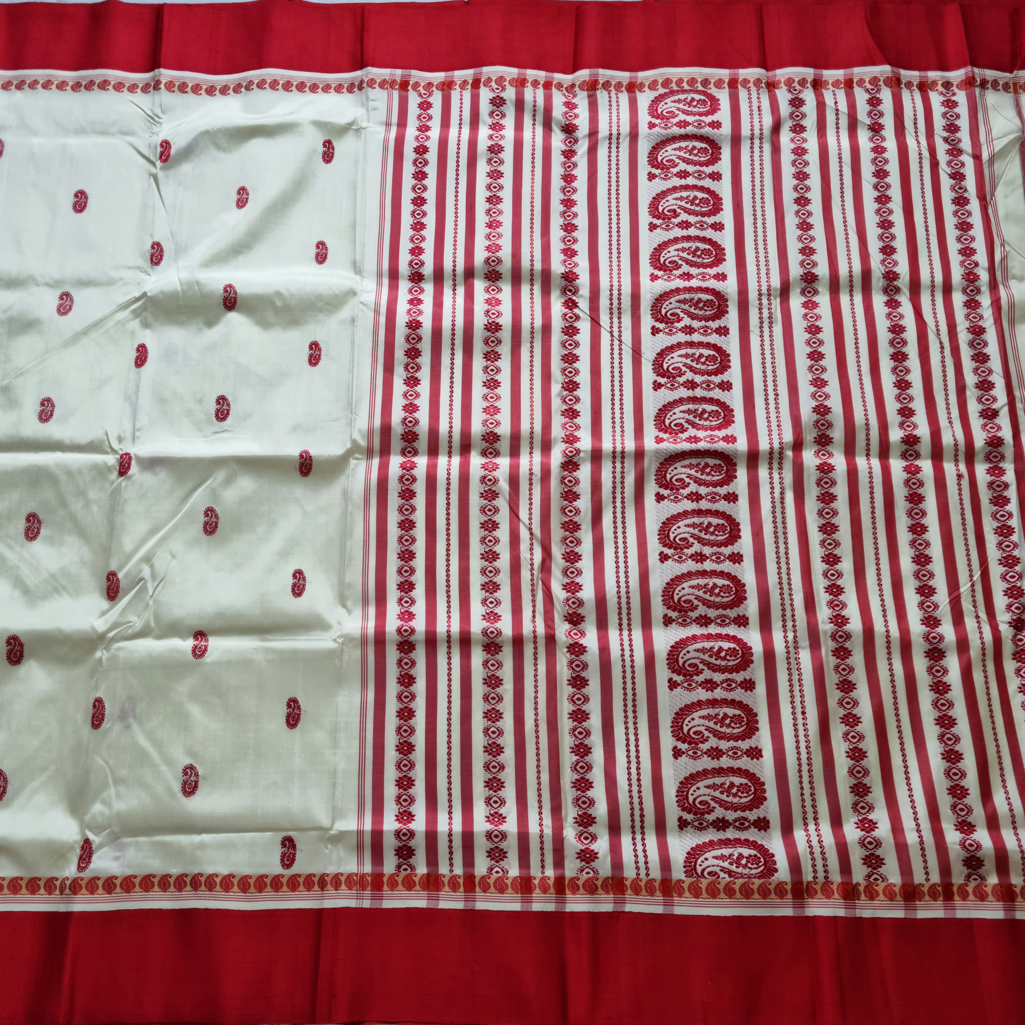 Traditional Garad Korial Silk with Kalka borders