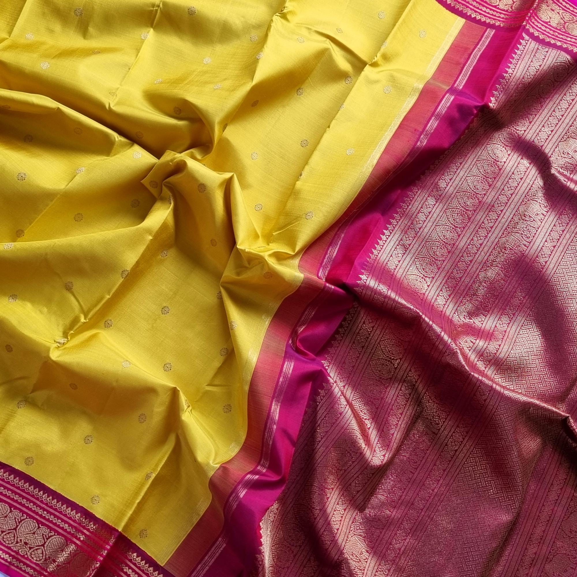 Kanjivaram Silk banana yellow and pink Korvai