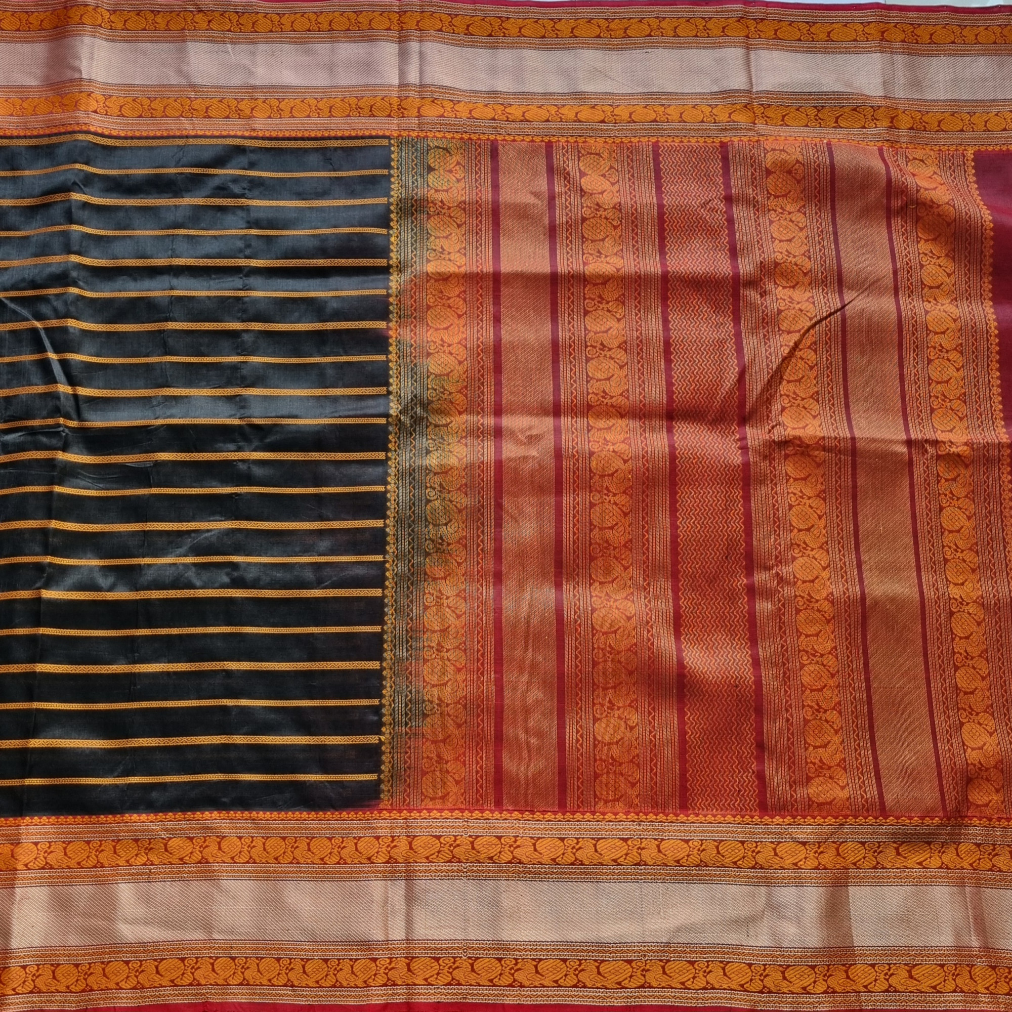 Kanchi Silkcotton black Veldhari