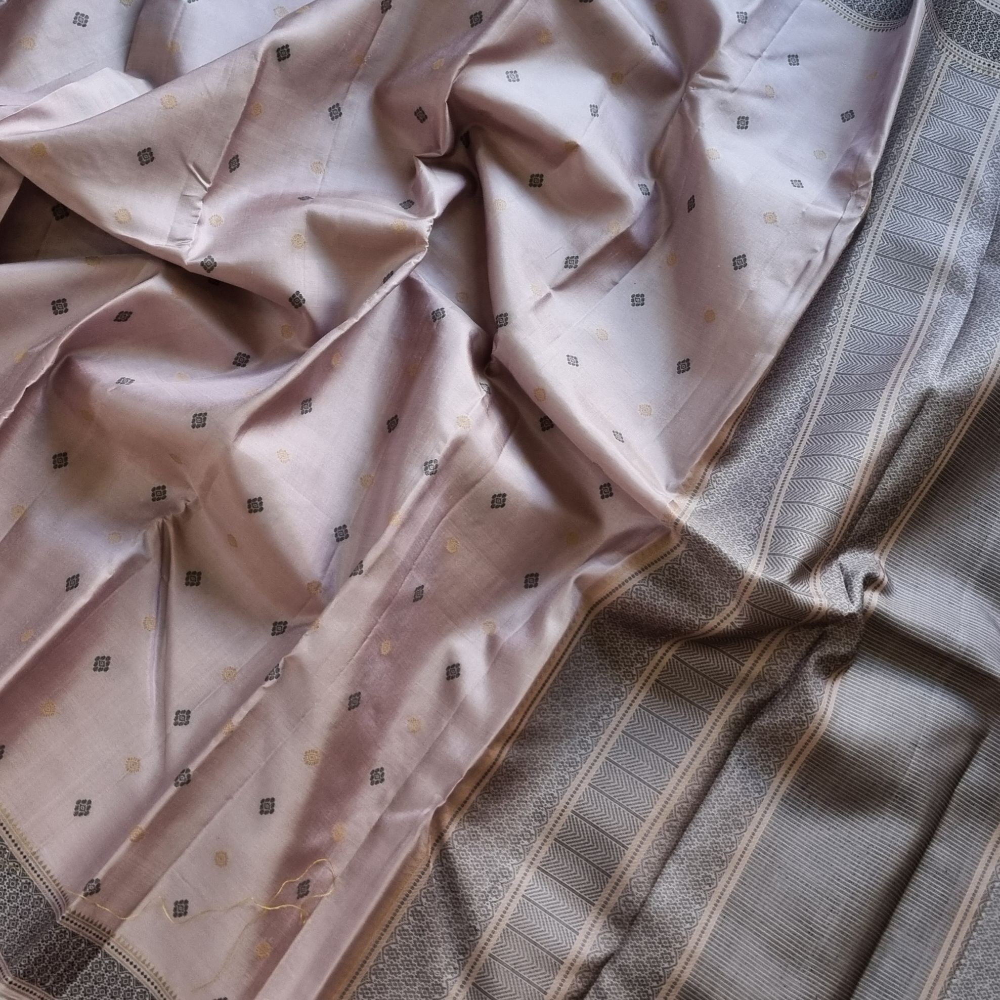 Kanjivaram Silk pastel threadwork
